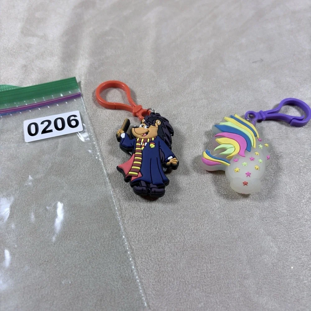Glow in the Dark Rainbow Unicorn PVC Rubber Keychain Clip Zipper Pull And Potter